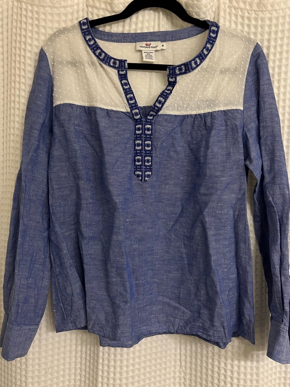 Vineyard Vines - Embroidered Linen Long Sleeve Top